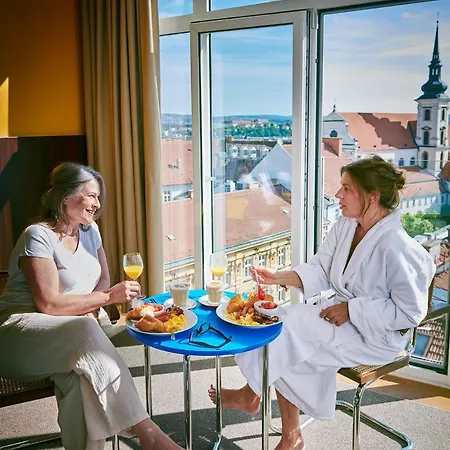 Avion - Národní Kulturní Památka - World Monument Hotel 4*