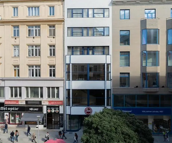 Avion - National Cultural Monument - Iconic Org 4* ブルノ