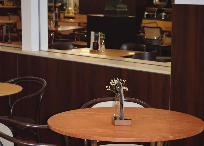 Avion - National Cultural Monument - Iconic Org ホテル 4*