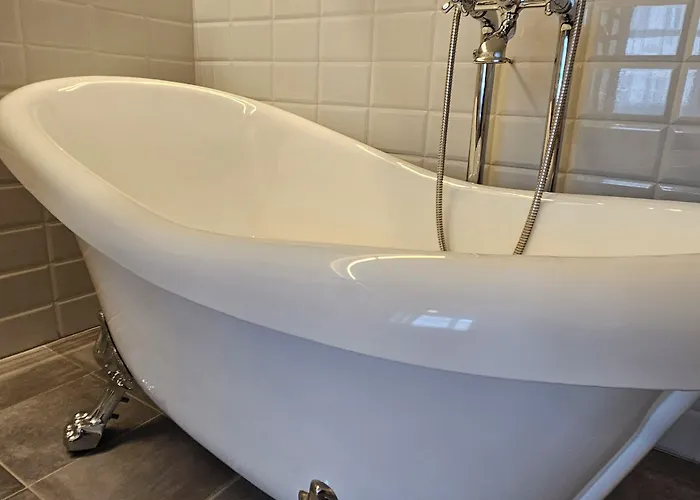 Avion - National Cultural Monument - Iconic Org ホテル 4*